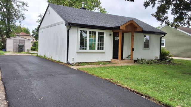 212 N Louis Street, Mount Prospect, IL 60056