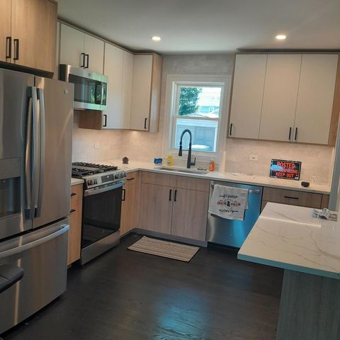 212 N Louis Street, Mount Prospect, IL 60056