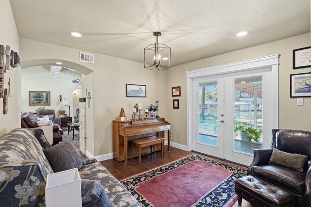 5014 Mohawk Court, De Cordova, TX 76049