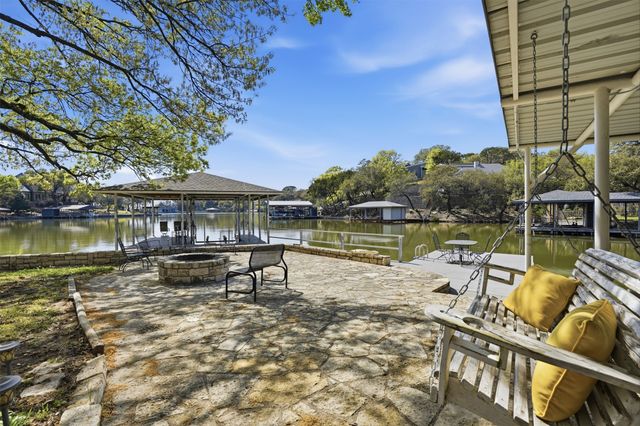 5014 Mohawk Court, De Cordova, TX 76049