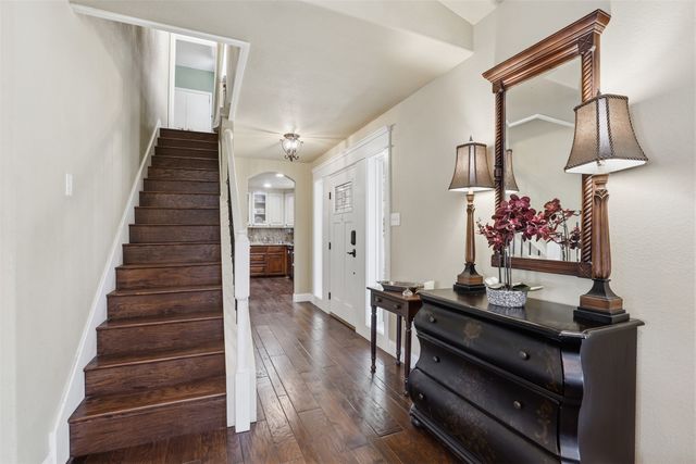 5014 Mohawk Court, De Cordova, TX 76049