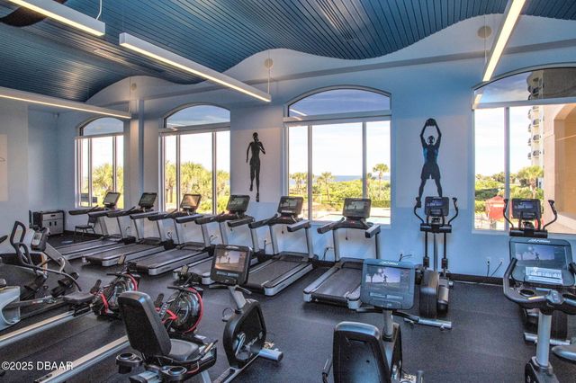 8 Roma Court, Palm Coast, FL 32137