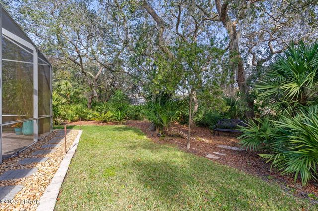 8 Roma Court, Palm Coast, FL 32137