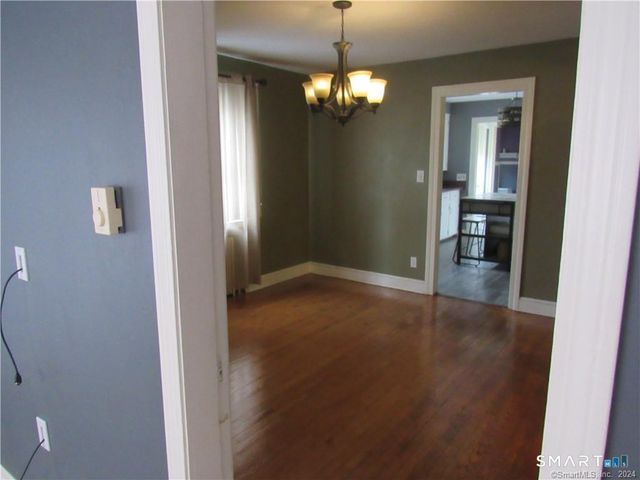 36 Rochford Avenue, Hamden, CT 06514