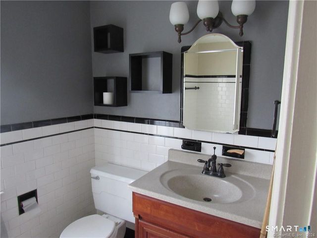 36 Rochford Avenue, Hamden, CT 06514