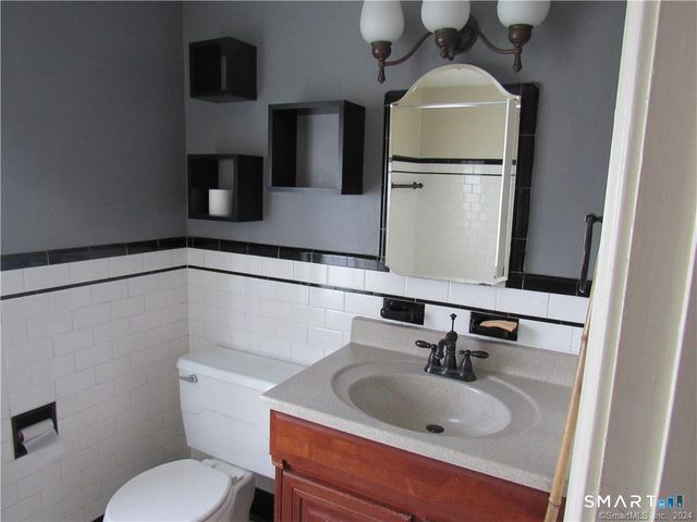 36 Rochford Avenue, Hamden, CT 06514