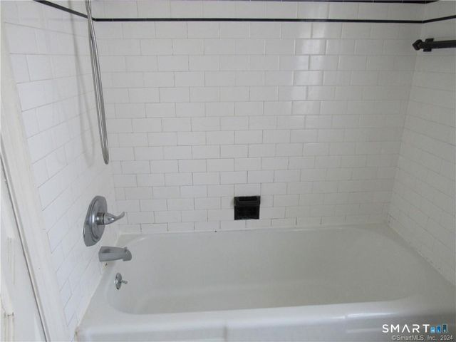 36 Rochford Avenue, Hamden, CT 06514
