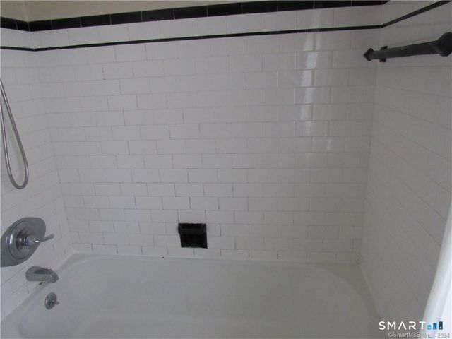 36 Rochford Avenue, Hamden, CT 06514