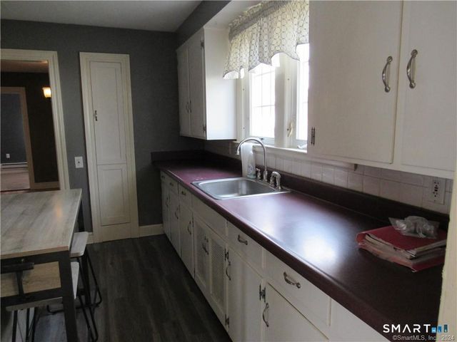 36 Rochford Avenue, Hamden, CT 06514
