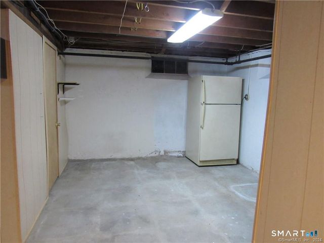 36 Rochford Avenue, Hamden, CT 06514