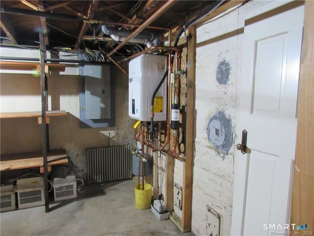 36 Rochford Avenue, Hamden, CT 06514