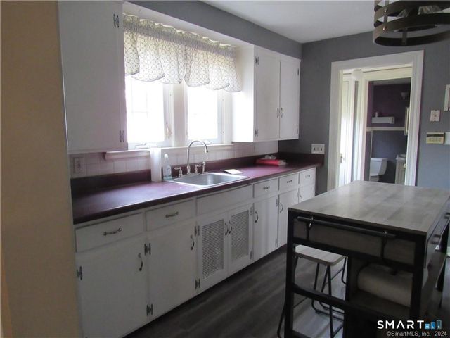 36 Rochford Avenue, Hamden, CT 06514