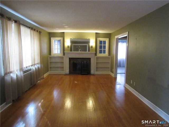 36 Rochford Avenue, Hamden, CT 06514