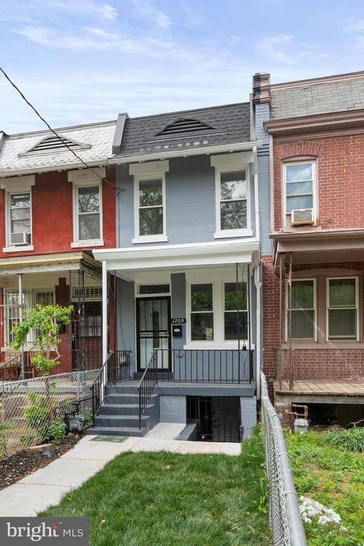 1209 SHEPHERD ST NW, Washington, DC 20011