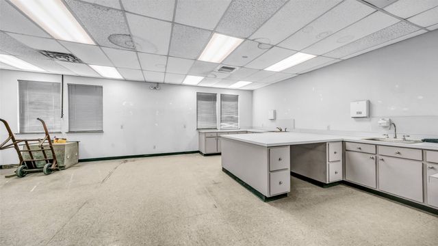 5450 Sun Valley Drive, Fort Worth, TX 76119