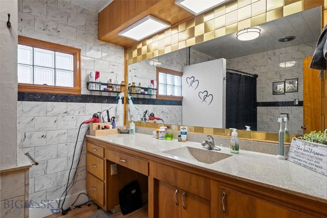 2124 Roberts, Butte, MT 59701