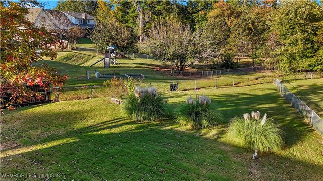 10717 Hunters Point Road, Fort Smith, AR 72903