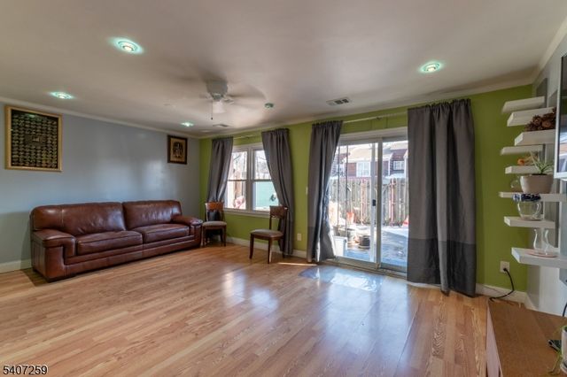 614 W 8Th St 15, Plainfield City, NJ 07060