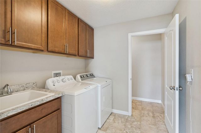 1686 GENTLE BREEZE DRIVE, St Cloud, FL 34771