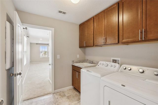 1686 GENTLE BREEZE DRIVE, St Cloud, FL 34771