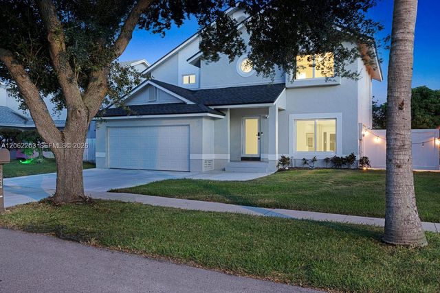 9650 SW 9th Ct, Pembroke Pines, FL 33025