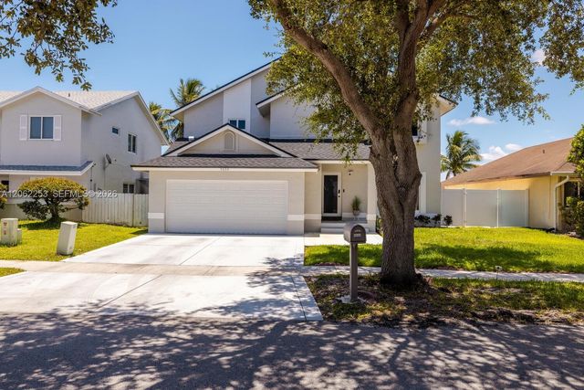 9650 SW 9th Ct, Pembroke Pines, FL 33025