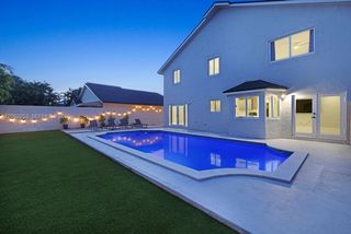 9650 SW 9th Ct, Pembroke Pines, FL 33025