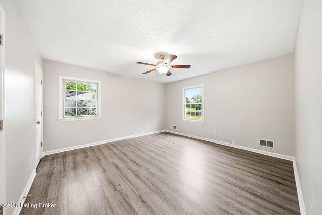 12016 Rock Spring Dr, Louisville, KY 40245