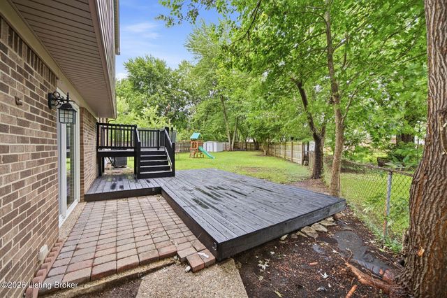 12016 Rock Spring Dr, Louisville, KY 40245