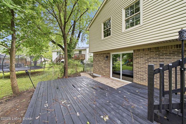 12016 Rock Spring Dr, Louisville, KY 40245