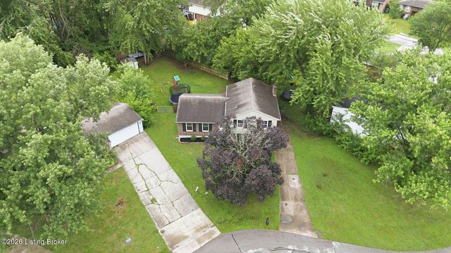 12016 Rock Spring Dr, Louisville, KY 40245