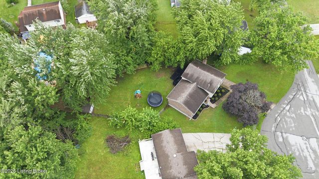 12016 Rock Spring Dr, Louisville, KY 40245