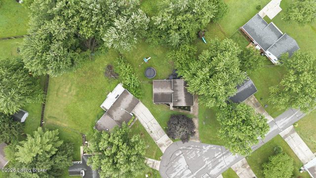 12016 Rock Spring Dr, Louisville, KY 40245