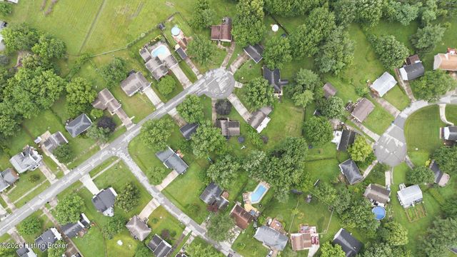 12016 Rock Spring Dr, Louisville, KY 40245