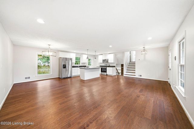 12016 Rock Spring Dr, Louisville, KY 40245