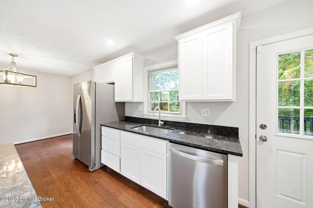 12016 Rock Spring Dr, Louisville, KY 40245