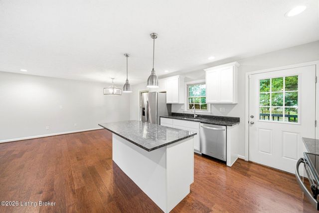 12016 Rock Spring Dr, Louisville, KY 40245