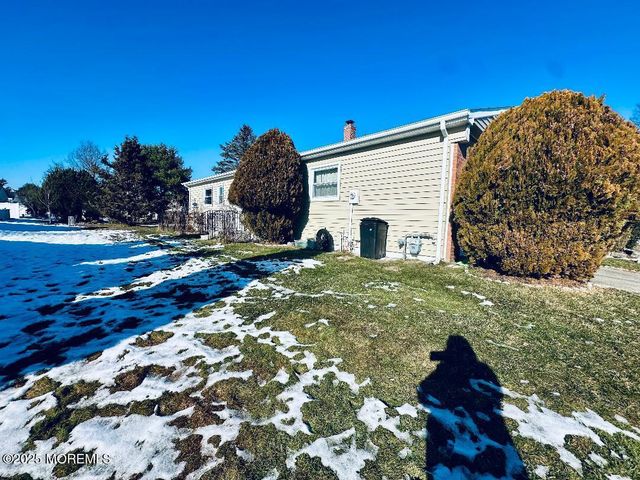 57 Encinitas Drive, Toms River, NJ 08757