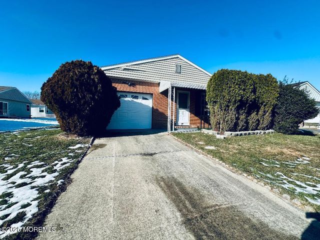 57 Encinitas Drive, Toms River, NJ 08757