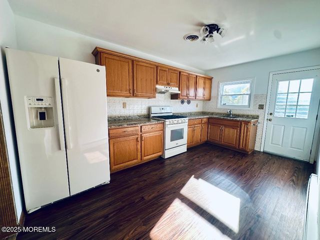 57 Encinitas Drive, Toms River, NJ 08757