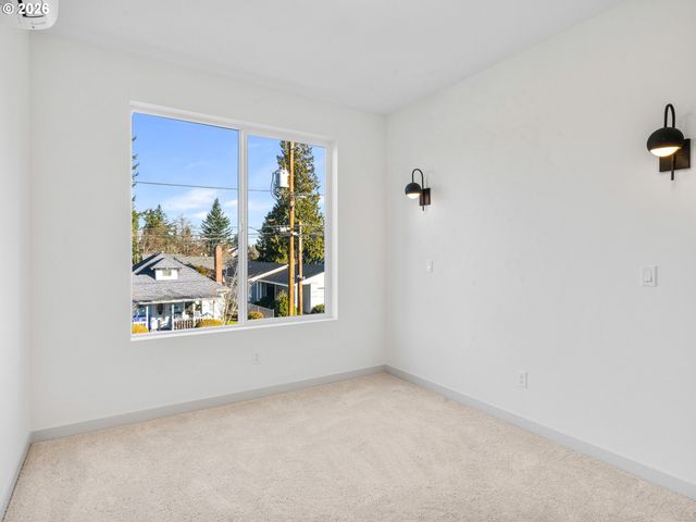 7464 Se Tolman St, Portland, OR 97206