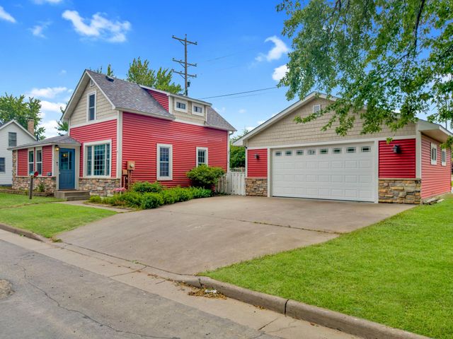 616 N Pierce Avenue, New Richmond, WI 54017