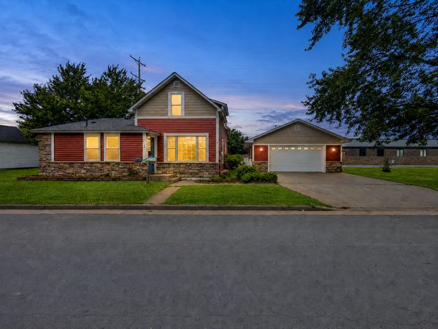 616 N Pierce Avenue, New Richmond, WI 54017