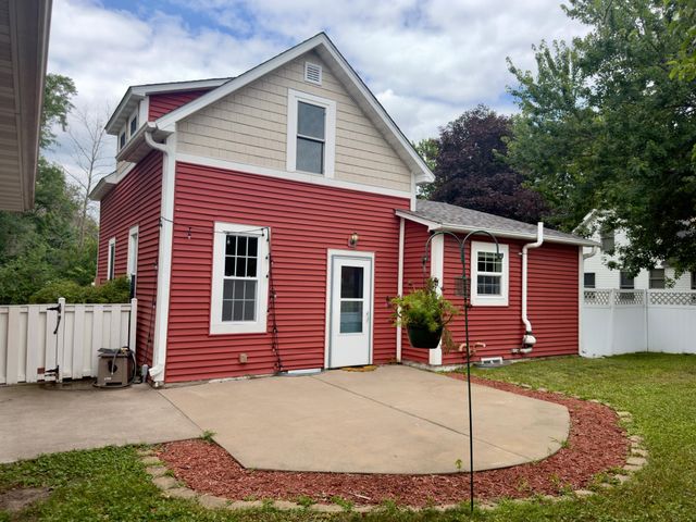 616 N Pierce Avenue, New Richmond, WI 54017