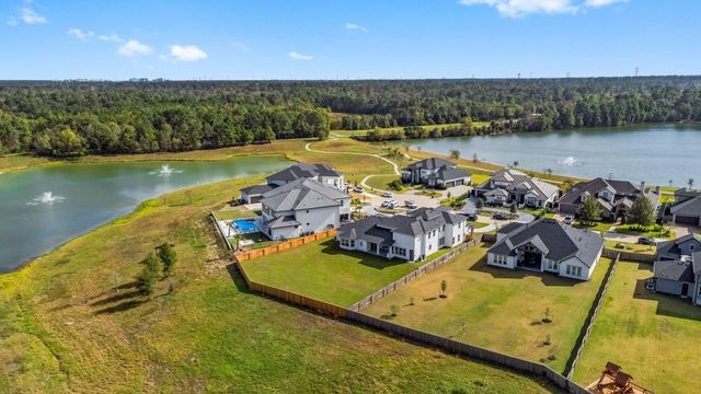 23315 Vista De Tres Lagos Drive, Spring, TX 77389