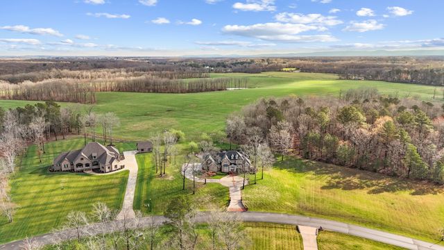 446 Waterford Dr, Manchester, TN 37355