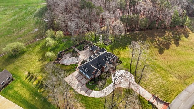 446 Waterford Dr, Manchester, TN 37355