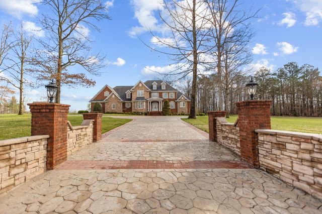 446 Waterford Dr, Manchester, TN 37355