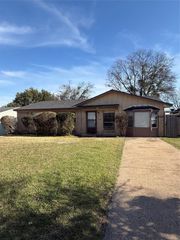 3716 Olney Court, Dallas, TX 75241