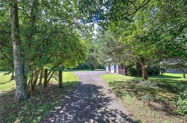 1180 Hall Station Road NW, Adairsville, GA 30103